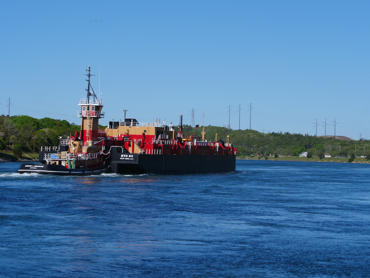 tug in the canal